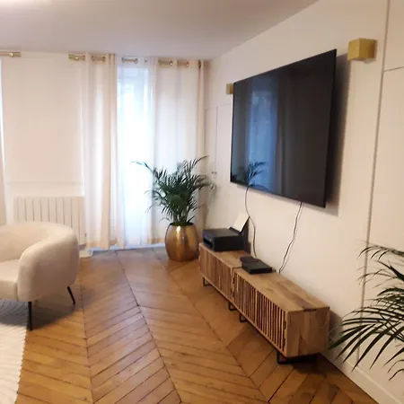 Apartment Champs Elysees Luxury