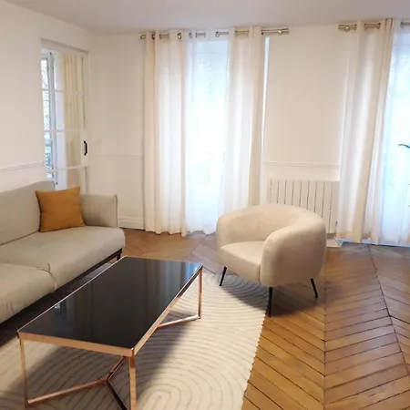 Champs Elysees Luxury Apartment Paris