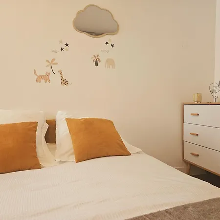 Champs Elysees Luxury Apartment *